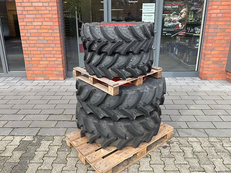 Kioti 360/70R24 + 280/70R16