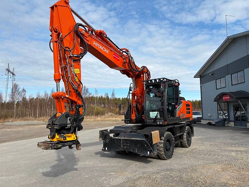 Hitachi ZX220W-7 2P