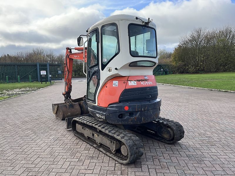 Kubota U25-3A