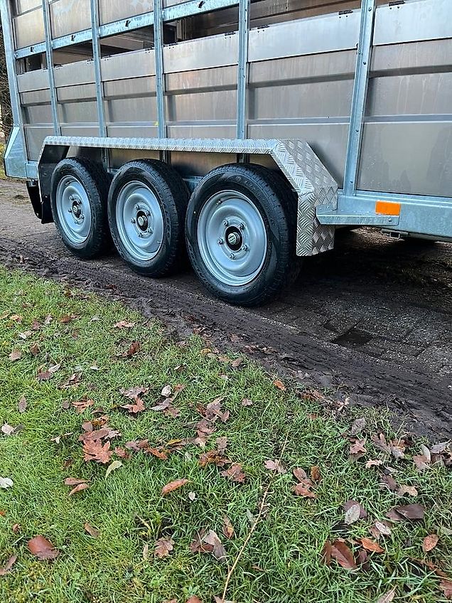 M-Tec Viehtransporter Viehanhänger Viehwagen Tridem Made in Irland