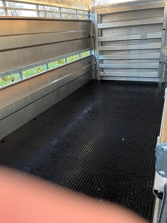 M-Tec Viehtransporter Viehanhänger Viehwagen Tridem Made in Irland