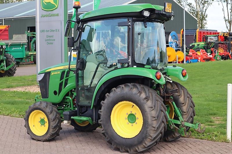 John Deere 3046R TRACTOR