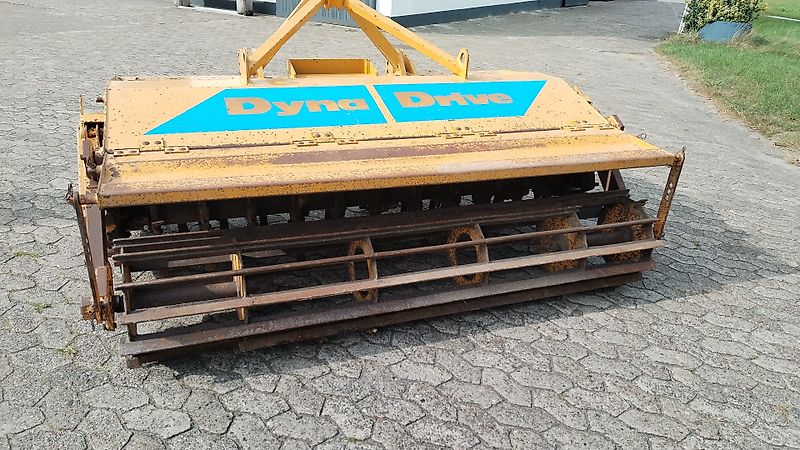 Bomford Bomford DYNA Drive 220, 260 & 300 Bodengetriebene Fräse für Greening-Randstreifen mit Pneumatikstreuer zur Einsaat Gülleeinarbeitung Reihenpflege in Sonderkulturen