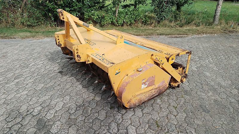 Bomford Bomford DYNA Drive 220, 260 & 300 Bodengetriebene Fräse für Greening-Randstreifen mit Pneumatikstreuer zur Einsaat Gülleeinarbeitung Reihenpflege in Sonderkulturen