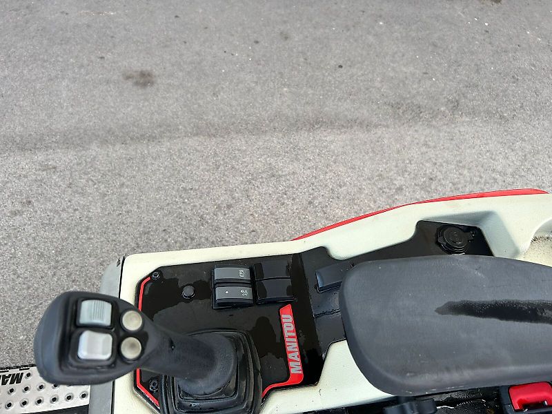 Manitou Hoflader MLA 2-25