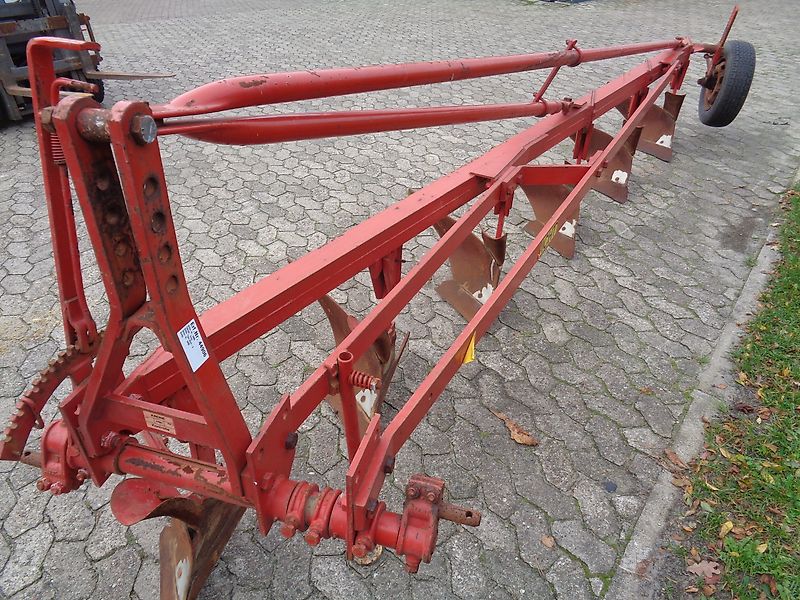 Krone Beetpflug Krone Wicht 6 Scharig mit Luftbereiftem Stützrad mit Einlegern 6 Schar Beetpflug 150cm Arbeitsbreite Schälpflug 6 Scharig