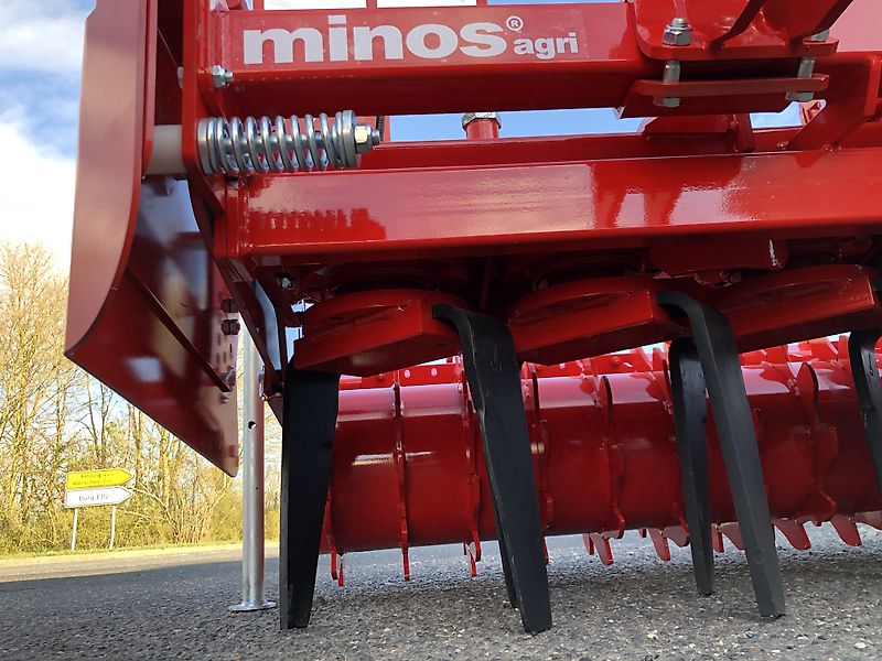Minos Agri Kreiselegge Wein,-Obstbau M-DRAM-1750-AM mit Packerwalze