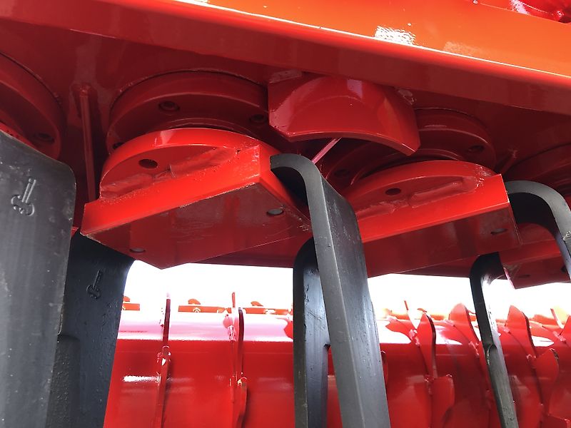 Minos Agri Kreiselegge Wein,-Obstbau M-DRAM-1750-AM mit Packerwalze