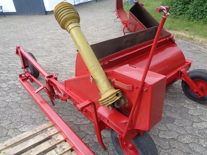 Claas Kein Jaguar Claas Grashäcksler,Elho,Gyro,Taarup,Krone,New Holland,Verfügbar JF 145cm Frischgrashäcksler,Ideal zur Frischgrasfütterung zur Rationsaufwertung für höhere Tierleistungen(Inhaltsstoffe sowie Milchleistung)