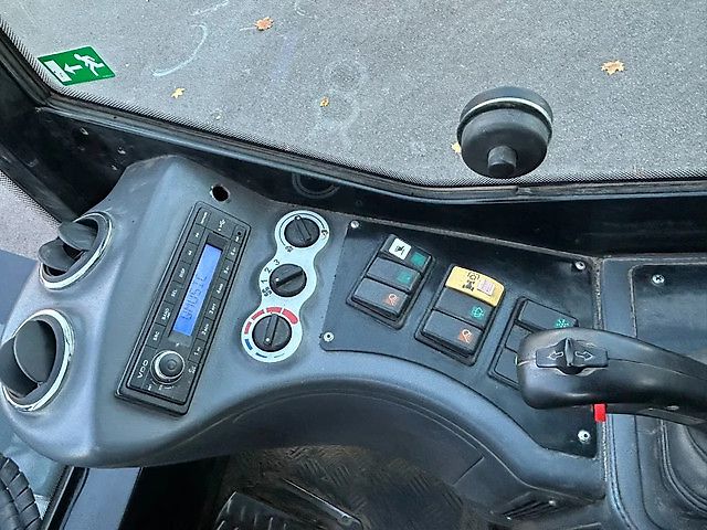 Giant V5003 X-tra HD