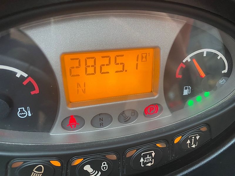 Massey Ferguson TH8043