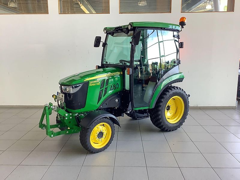 John Deere 2038R