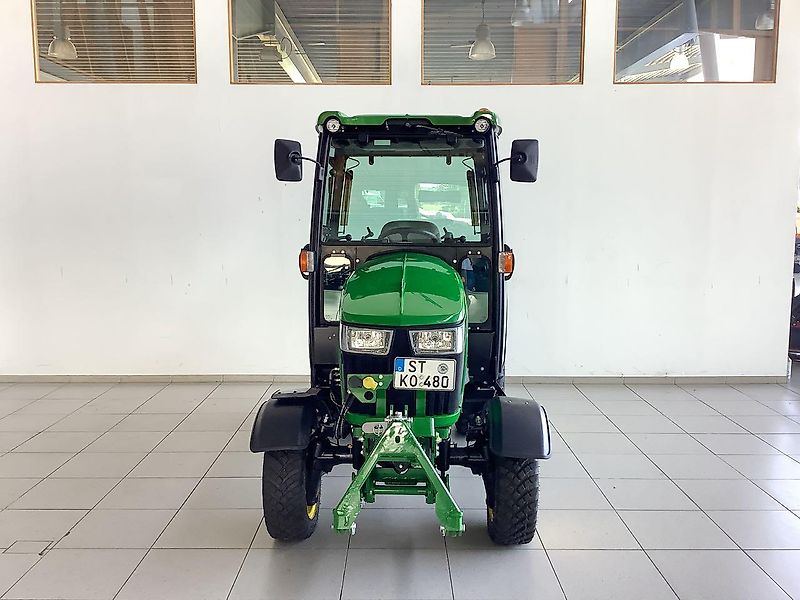 John Deere 2038R