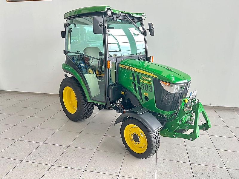 John Deere 2038R