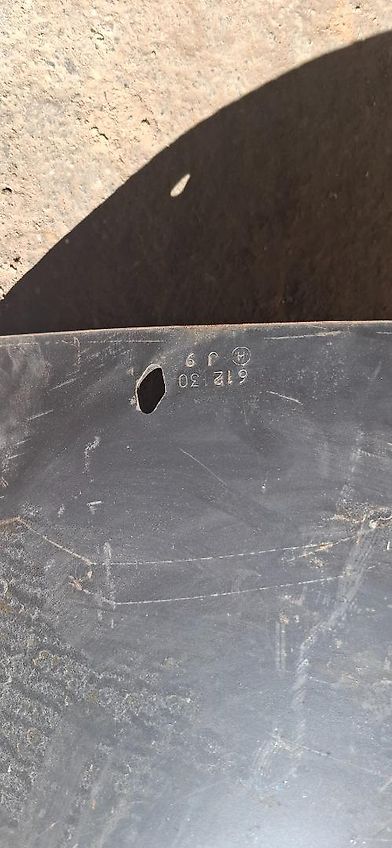 Kuhn Streichbleche, Anlagen, Vorschäler, Schrauben usw.