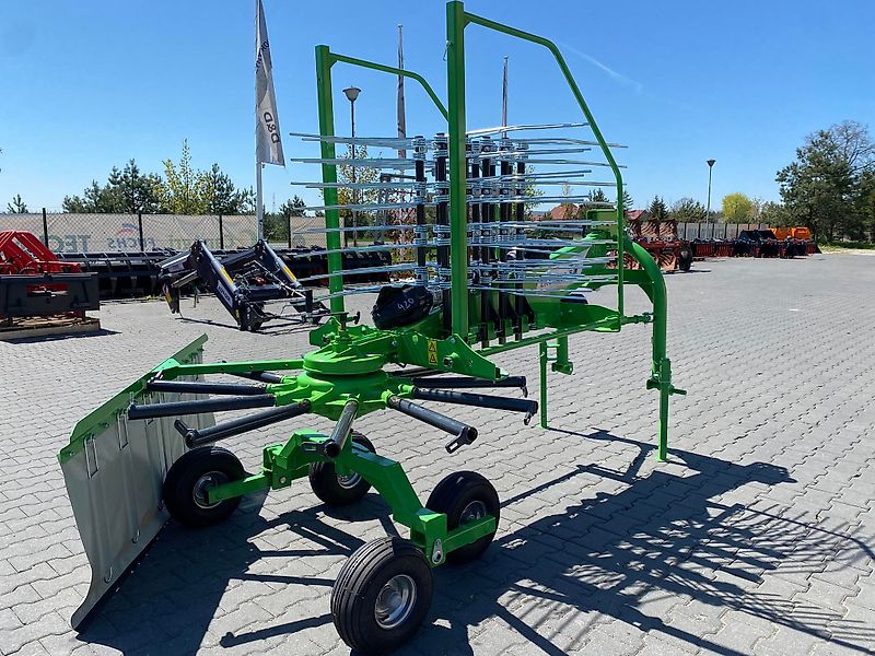 D&D Landtechnika Schwader 4,2m Kreiselschwader