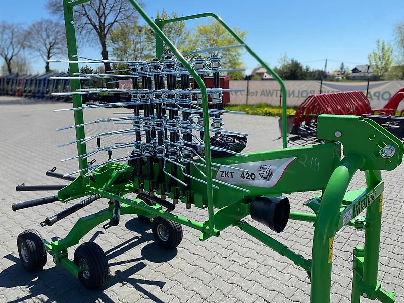 D&D Landtechnika Schwader 4,2m Kreiselschwader