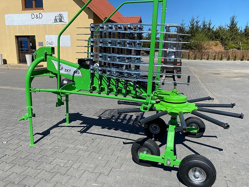 D&D Landtechnika Schwader 4,2m Kreiselschwader