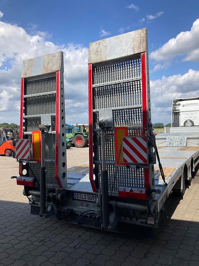 Iveco Sattelzugmaschine/LKW Iveco Stralis 460E6 mit Tieflader