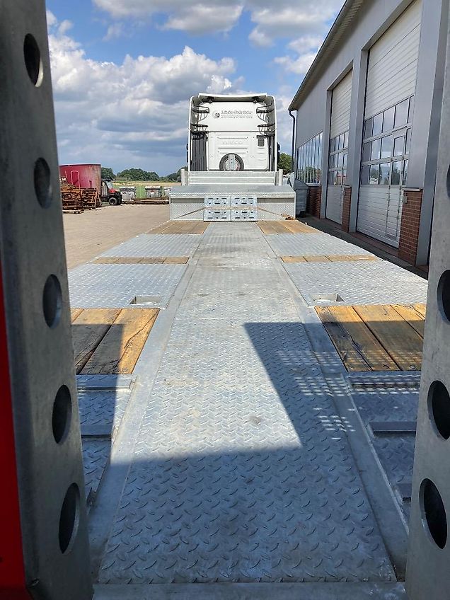 Iveco Sattelzugmaschine/LKW Iveco Stralis 460E6 mit Tieflader