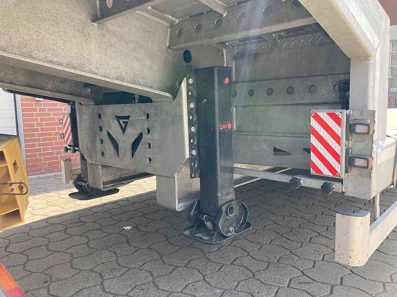 Iveco Sattelzugmaschine/LKW Iveco Stralis 460E6 mit Tieflader