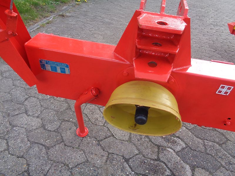 Pöttinger Modell MEX 2Rotation TYP MH430 Pötinger Maishäcksler Einreihiger Anbaumaishäcksler Zapfwellendurchtrieb Anhängerkupplung Turmdrehung&Auswurfkrümmer über Bowdenzug