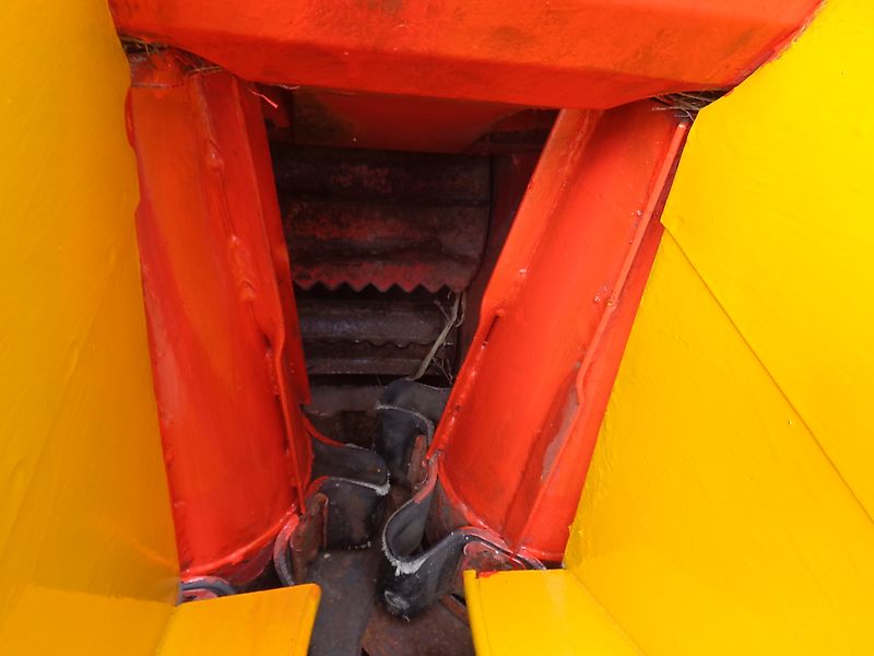 Pöttinger Modell MEX 2Rotation TYP MH430 Pötinger Maishäcksler Einreihiger Anbaumaishäcksler Zapfwellendurchtrieb Anhängerkupplung Turmdrehung&Auswurfkrümmer über Bowdenzug