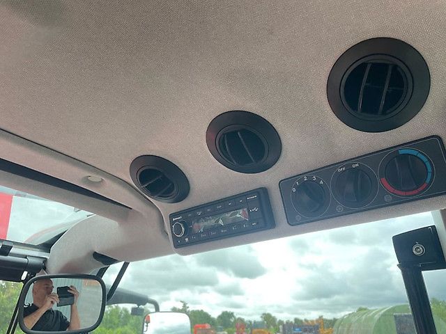 Massey Ferguson 5M.115 DYNA-4 ESSENTIAL