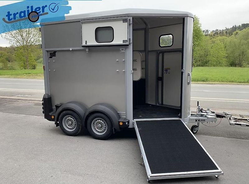 Ifor Williams Pferdeanhänger - HB506 mit Rampe Türen Kombi