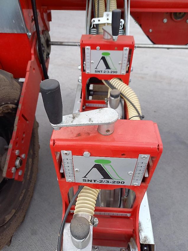 Agricola Italiana SNT-2-290 ( mit Granulatstreuer )