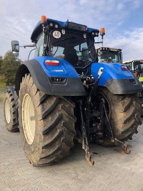 New Holland T7-315