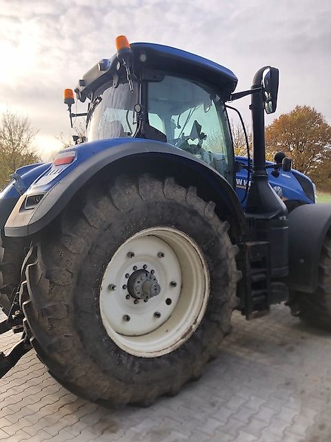 New Holland T7-315