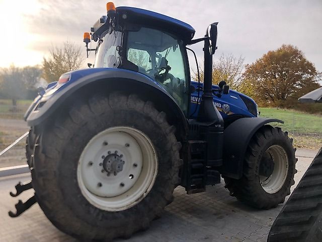 New Holland T7-315