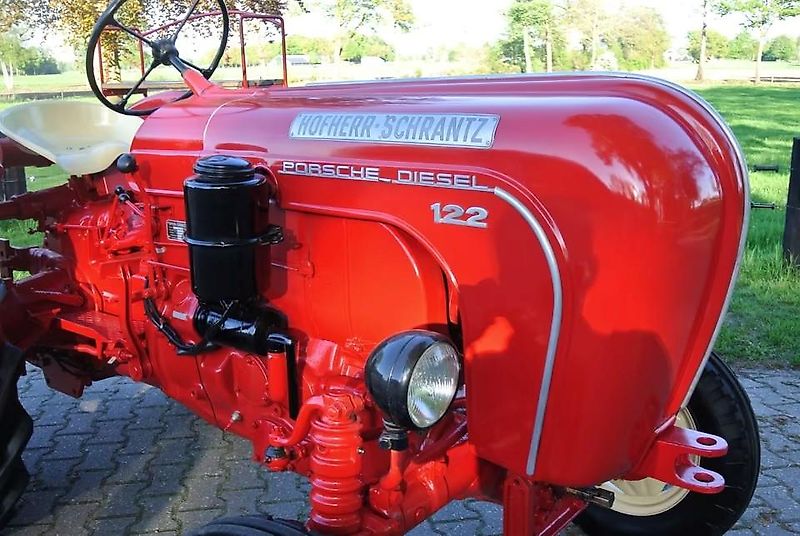 Porsche P122 Hofherr Schrantz