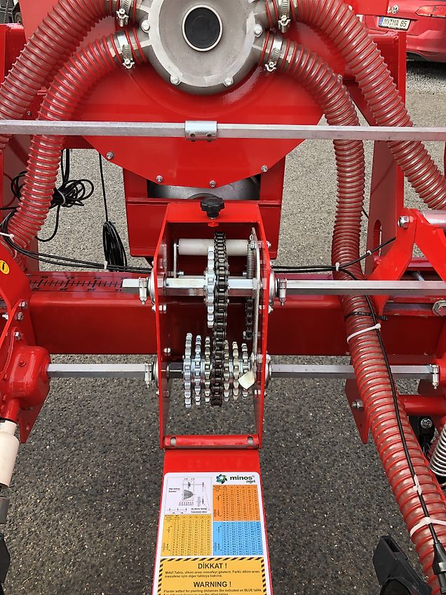 Minos Agri Einzelkornsämaschine T-PNM-4-GS-DY-AG mit el. Überwachung