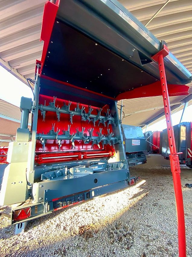 Unia Tytan 13 Premium Miststreuer 14,5 cbm Breitstreuwerk