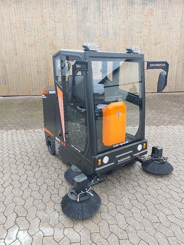 Daewoo Aufsitzkehrmaschine DAS 100