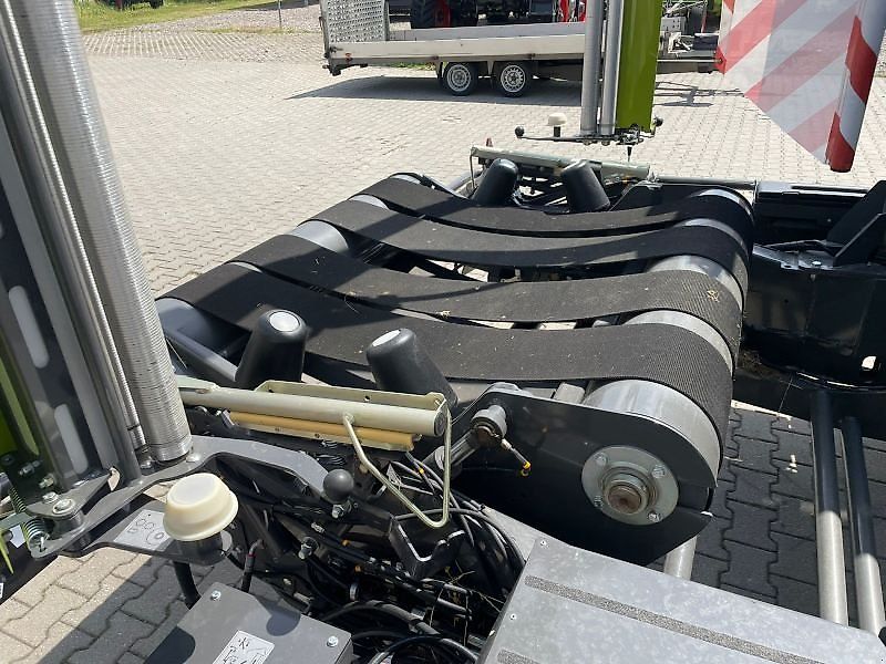 Claas ROLLANT 630 RC UNIWRAP