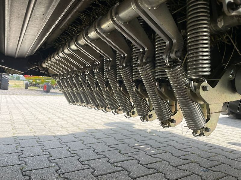 Claas ROLLANT 630 RC UNIWRAP