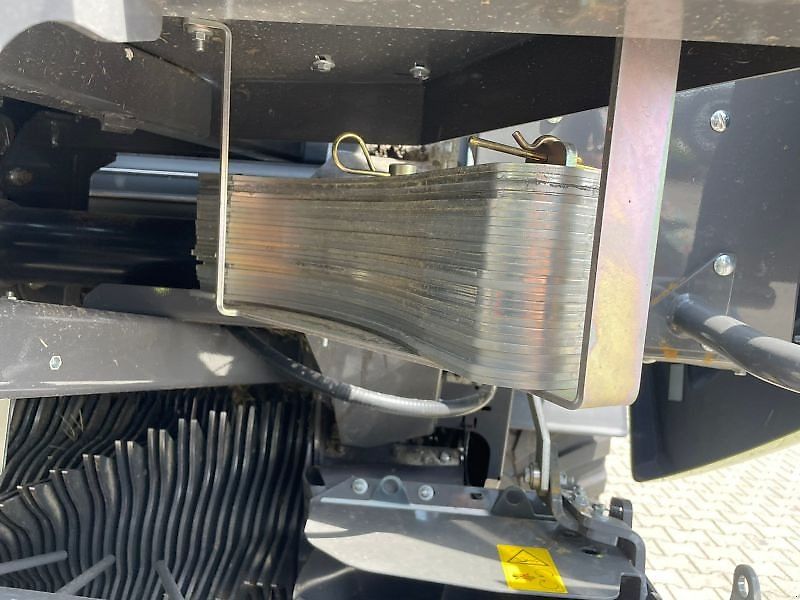 Claas ROLLANT 630 RC UNIWRAP