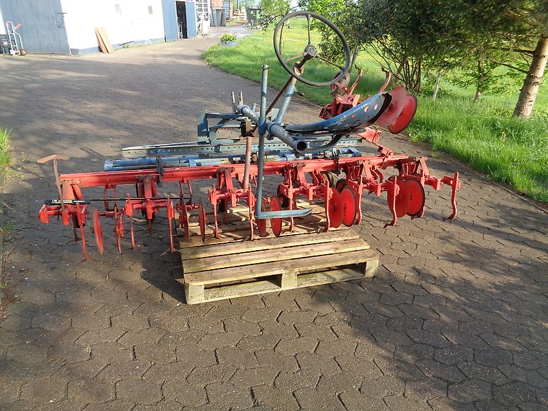 Rau Hacke 6 Reihig Gänsefußschare mit Pilotensitz