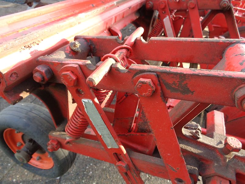 Rau Hacke 6 Reihig Gänsefußschare mit Pilotensitz