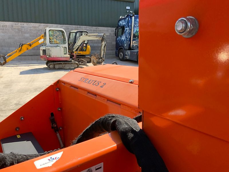 AKPIL Stratus Snow Blower