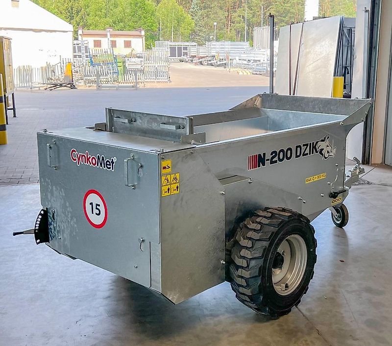 Cynkomet Miststreuer für Obstbau / Orchard manure spreader / Epandeur à fumier / Rozrzutnik sadowniczy 800 kg
