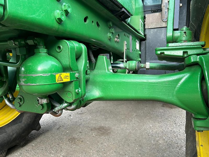 John Deere 6210R