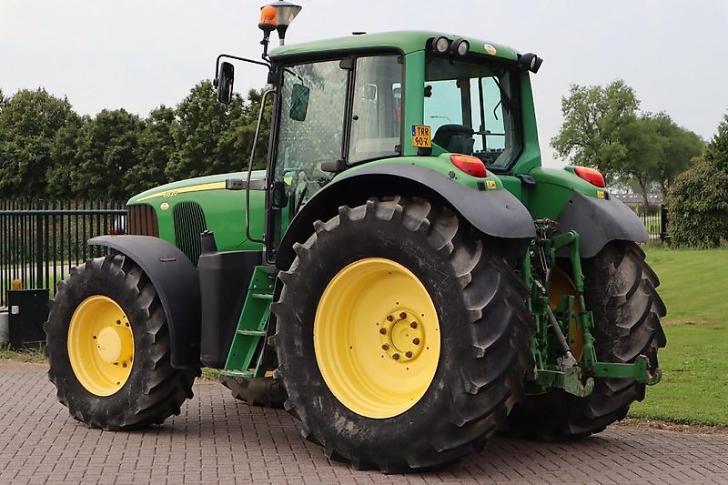 John Deere 6820 TRAKTOR