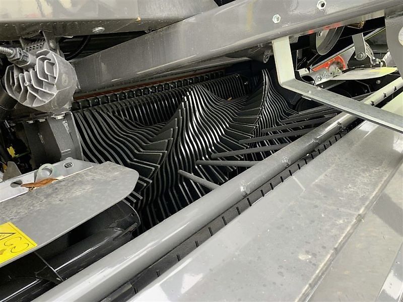 Claas ROLLANT 630 RC UNIWRAP