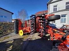 Kuhn OPTIMER XL 4000 s válcem V-Liner
