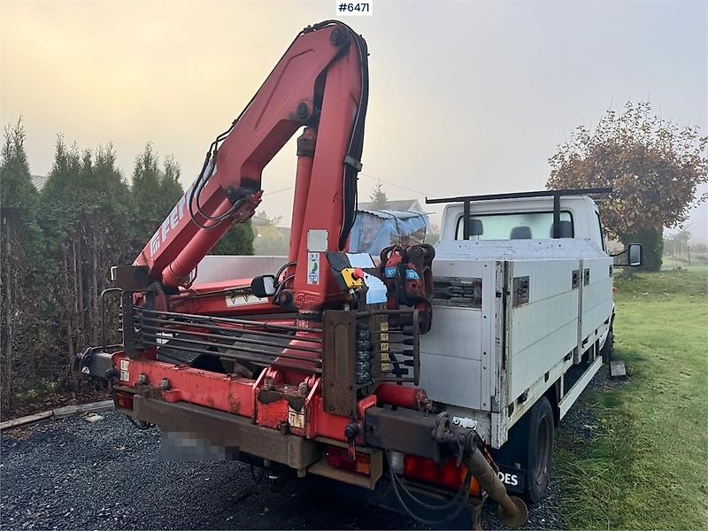 Mercedes-Benz 412D Planbil m/ Bakmontert kran.