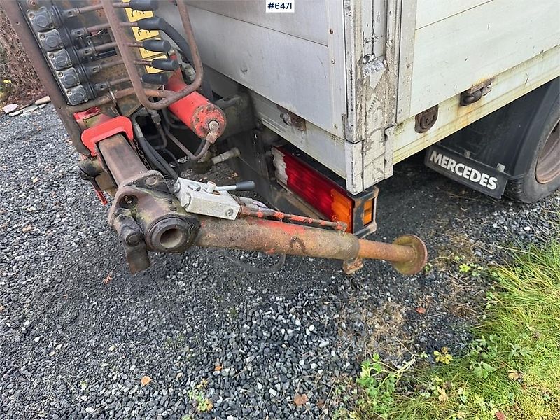 Mercedes-Benz 412D Planbil m/ Bakmontert kran.